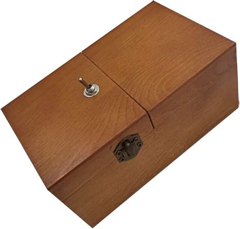 Amazon.co.uk: the useless box