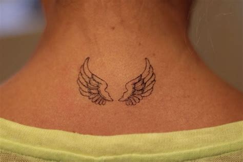 Aggregate more than 71 tiny wings tattoo super hot - in.cdgdbentre