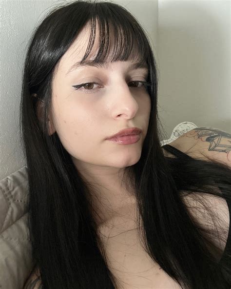 Malu (@xmaluhv) • Instagram photos and videos