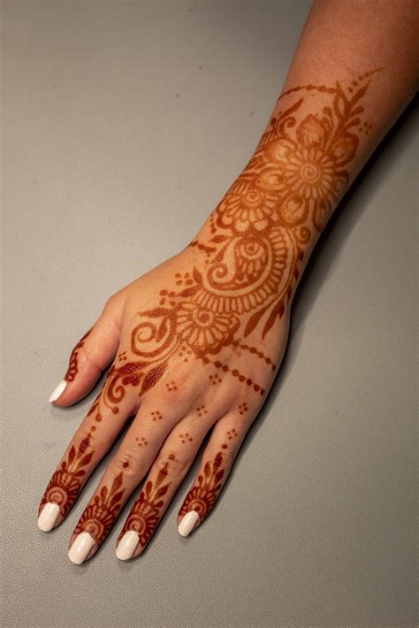 Henna - Essential Henna