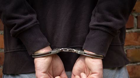 Двух жителей Дагестана обвиняют в создании бандгруппы