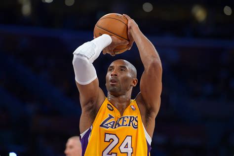 Lakers develarán estatua de Kobe Bryant afuera de su arena el 8 de