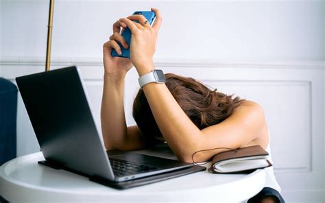 5 Tips to Deal With Technostress