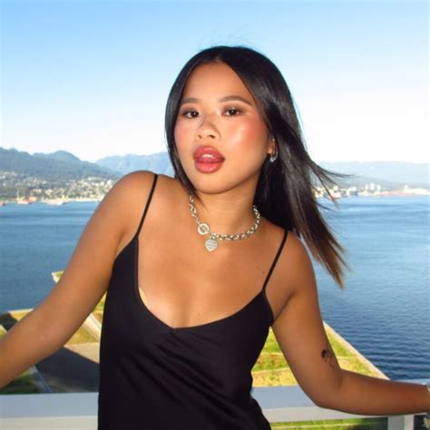 3 Hot Sexy Katie Fang Bikini Pics