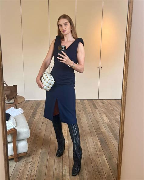 Rosie Huntington-Whiteley Outfit 09/25/2022 (II) • CelebMafia