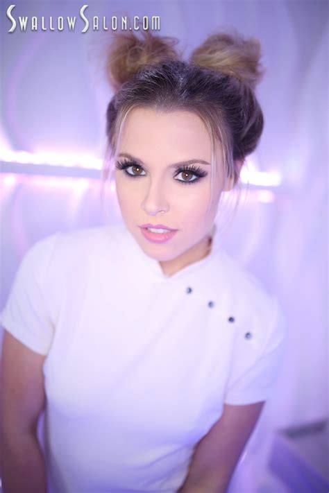 Aubrey Sinclair (43 фото)