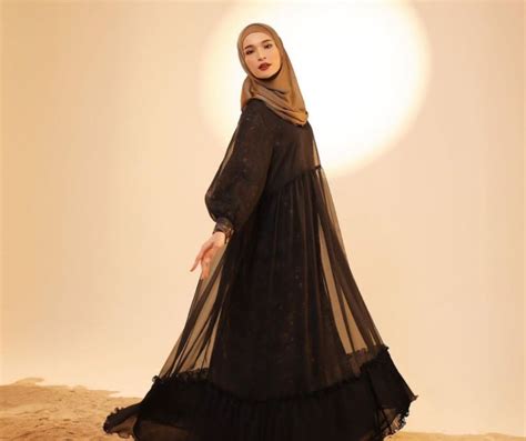 9 Rekomendasi Outfit Untuk Lebaran, Ada Gaya Casual Retro