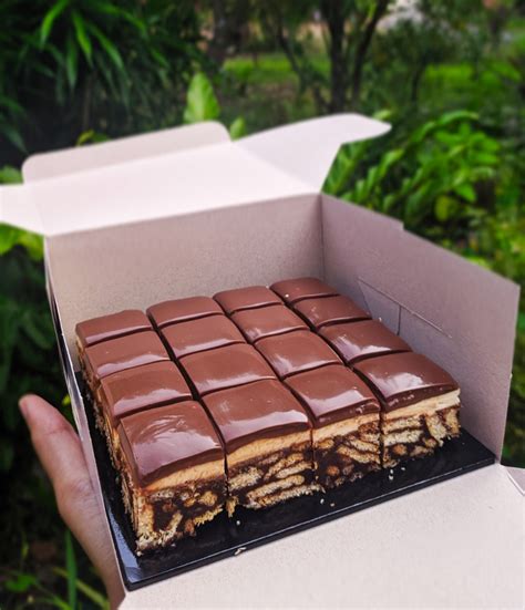 kek batik indulgence ummukitchen food drinks homemade bakes