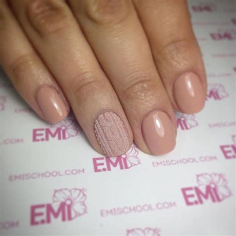 EMI School Moldova on Instagram: “Еми маникюр в твоём любимом салоне# ...
