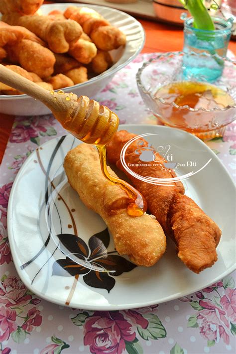 пържени тестени пурички с плънка от сирене, сиренки