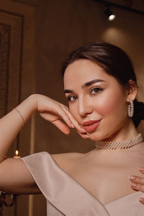 Даниэла Устинова (82 фото)