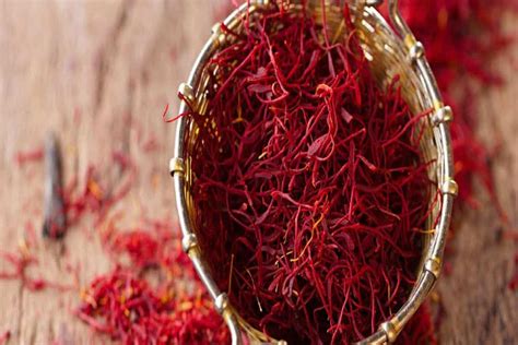 Kashmiri Saffron in India; Boosts Immune System 3 Antioxidants Crocin ...