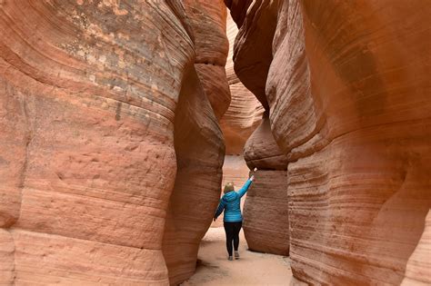 Spooky Gulch - Peek-a-Boo Slot Canyon | Visit Utah