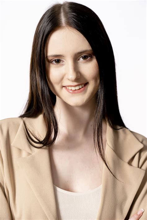 Nicole Gray - Assets Model Agency