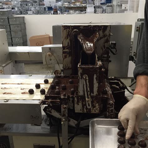 Tour Sunset Park’s Li-Lac Chocolates Factory - Bklyner