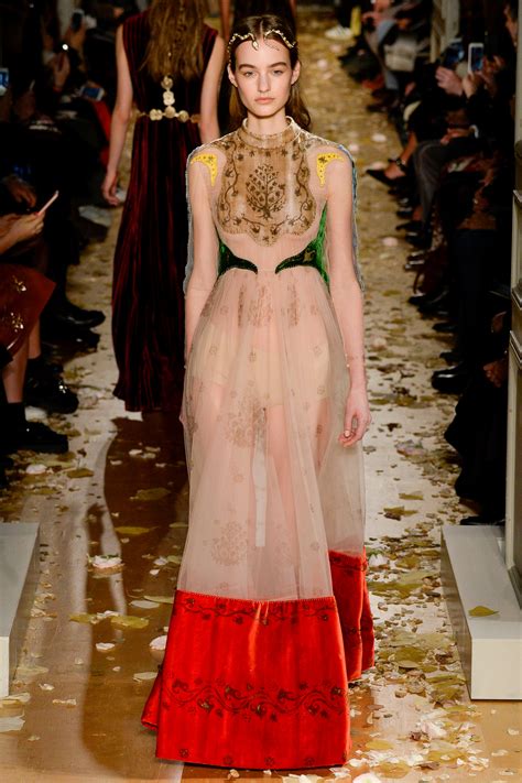 Valentino, Spring 2016 Haute Couture Collection – Classy and fabulous ...