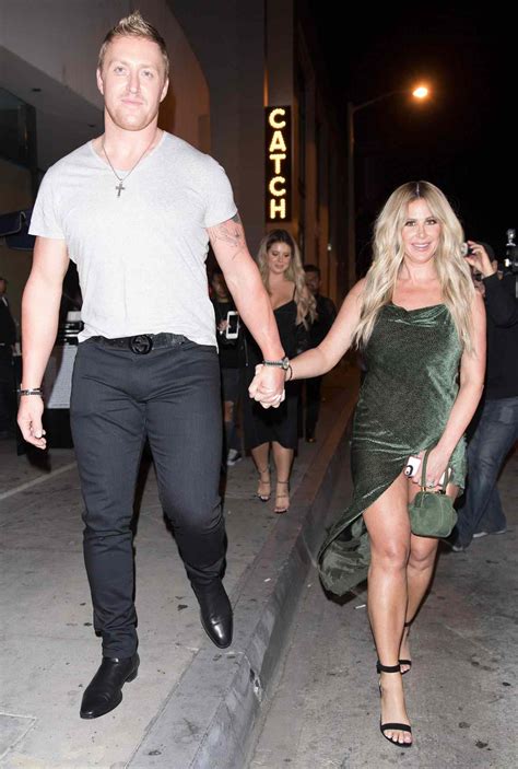 Kim Zolciak-Biermann Steps Out for Family Dinner amid NeNe Leakes Drama