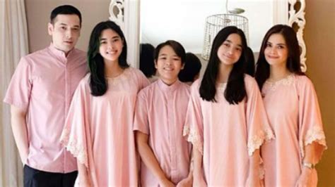 Foto Jarang Terekspose, Ini 7 Potret Kemesraan Cut Tari dan Suami yang ...