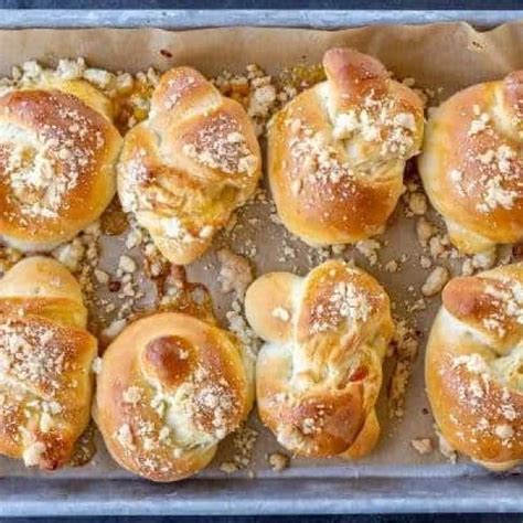 The Best Bulochki Knots Recipe - Momsdish