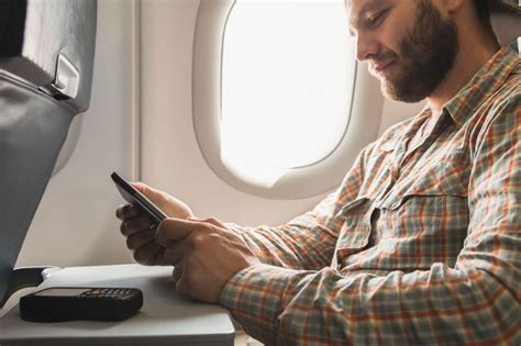 Ear pressure: Feeling of blocked and clogged ears | Amplifon UK
