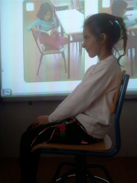 CEIP EL ZARGAL. FIRST GRADE. A: SIT DOWN CORRECTLY