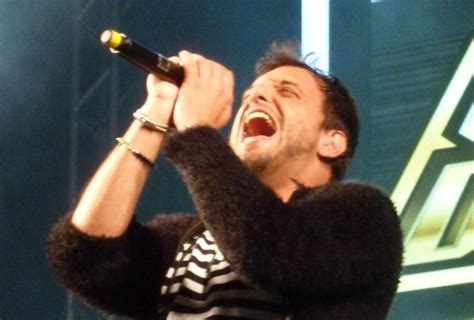 Elevate Your Vocal Range: How to Sing Alto as a Male Artist