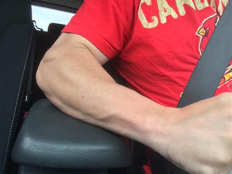 My wife has always liked my forearms : r/forearmporn