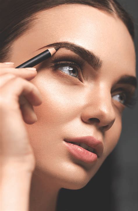 Your brows can make you look younger - CosBeauty