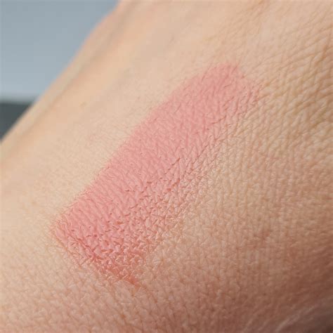 L'Oreal - Brilliant Signature Plump-in-Gloss - Lilyfields