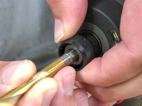 How to Change Drill Bit Dewalt 18V: Quick and Easy Guide | Drill Villa