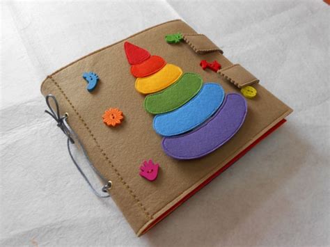 Nice construction | Toddler quiet book, Felt quiet books, Book quilt
