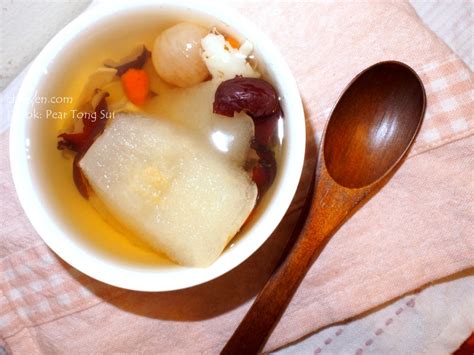 cook pear tong sui mimis dining room