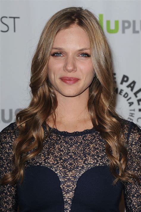 Pictures of Tracy Spiridakos