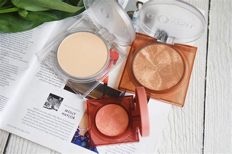 Huda Beauty GloWish Luminous Pressed Powder: мой отзыв о пудре в ...