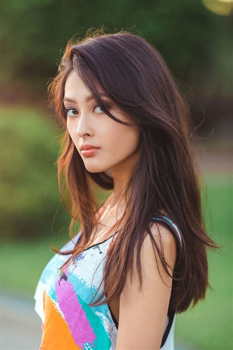 9 Cara gunakan model rambut lurus dengan poni samping | AllThingsBeauty