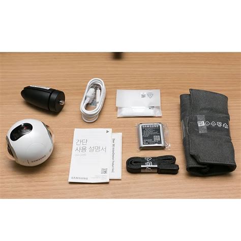 Samsung Gear 360 Captures 360-Degree Photos & Video For More Complete ...