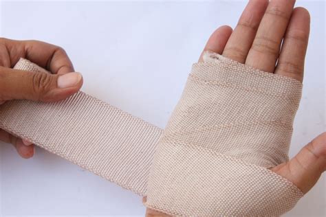 how to cure sprained wrist fast 2