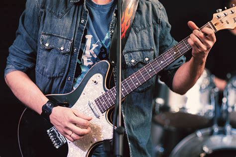 5 Strumming Secrets To Play Stunning Guitar Riffs Everywhere