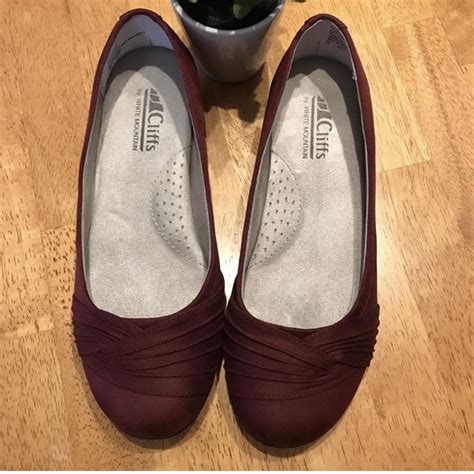 Cliffs by white mountain casual flats shoes Size 6... - Depop