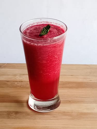 How To Make BEETROOT SMOOTHIE | Recipe