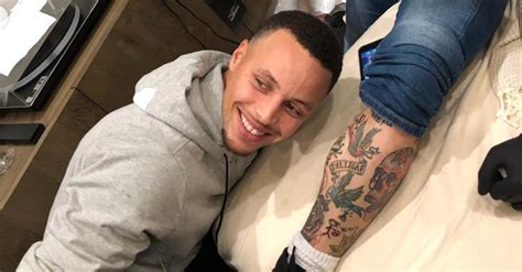 Steph Curry Permanently Inks Autograph on His Tattoo Artist’s Leg | Fanbuzz