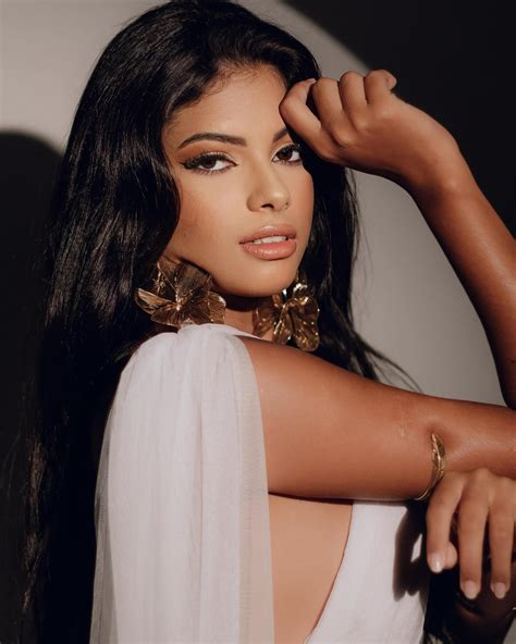 Natália 👑💎 (@natalia_micaella) • Instagram photos and videos