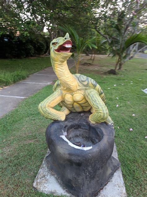 PsBattle: Statue of a turtle with teeth : r/photoshopbattles