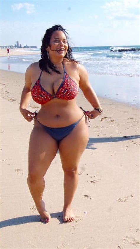 Pin de Corina Velasquez en Plus Size | Pinterest | Curvas y Monumentos
