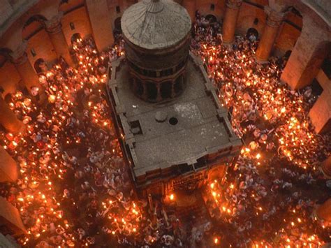 Благодатный огонь сошёл в храме Гроба Господня в Иерусалиме (ВИДЕО ...