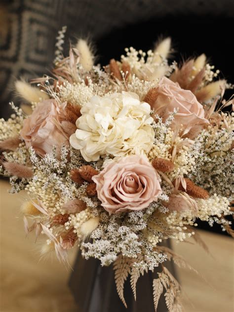 Bouquet de fleurs stabilisées nude et vieux rose | Hanae