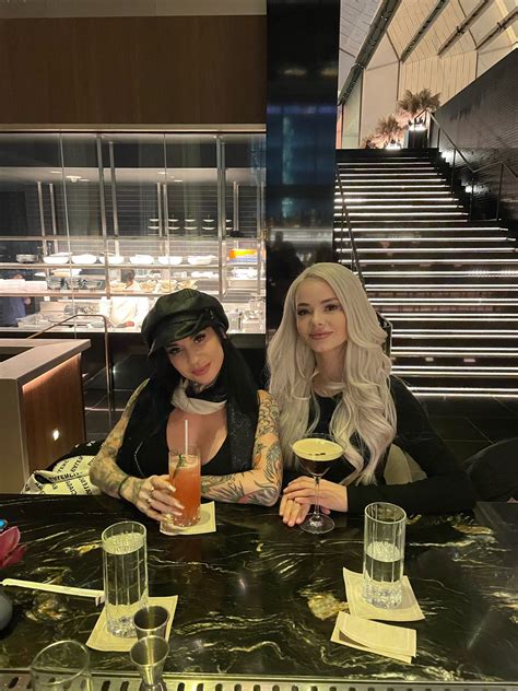 TW Pornstars - Sapphire Howell. Twitter. My friend came to see me ️