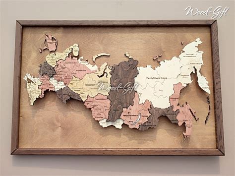 Настенная карта России в раме с подсветкой