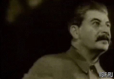 Гифка — «Сталин следит за тобой»