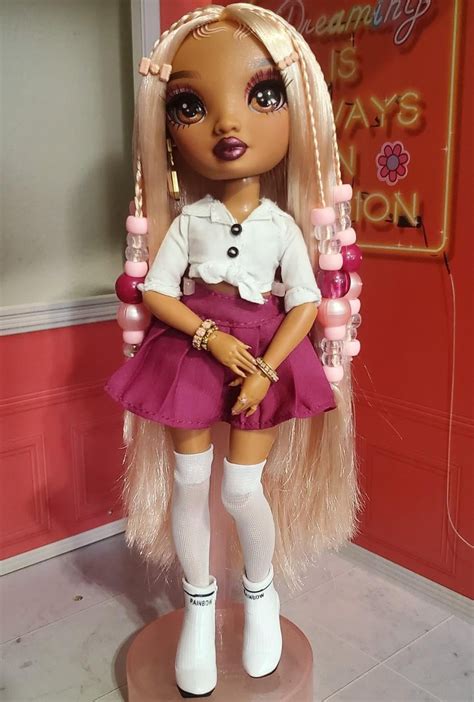 Sabrina 💋💅🏽 : r/RainbowHigh